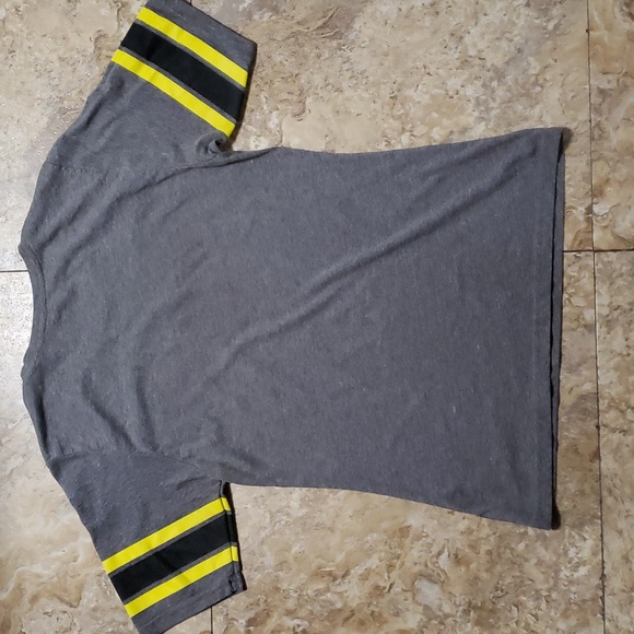 The Hero Gotham needs t-shirt - Picture 5 of 5